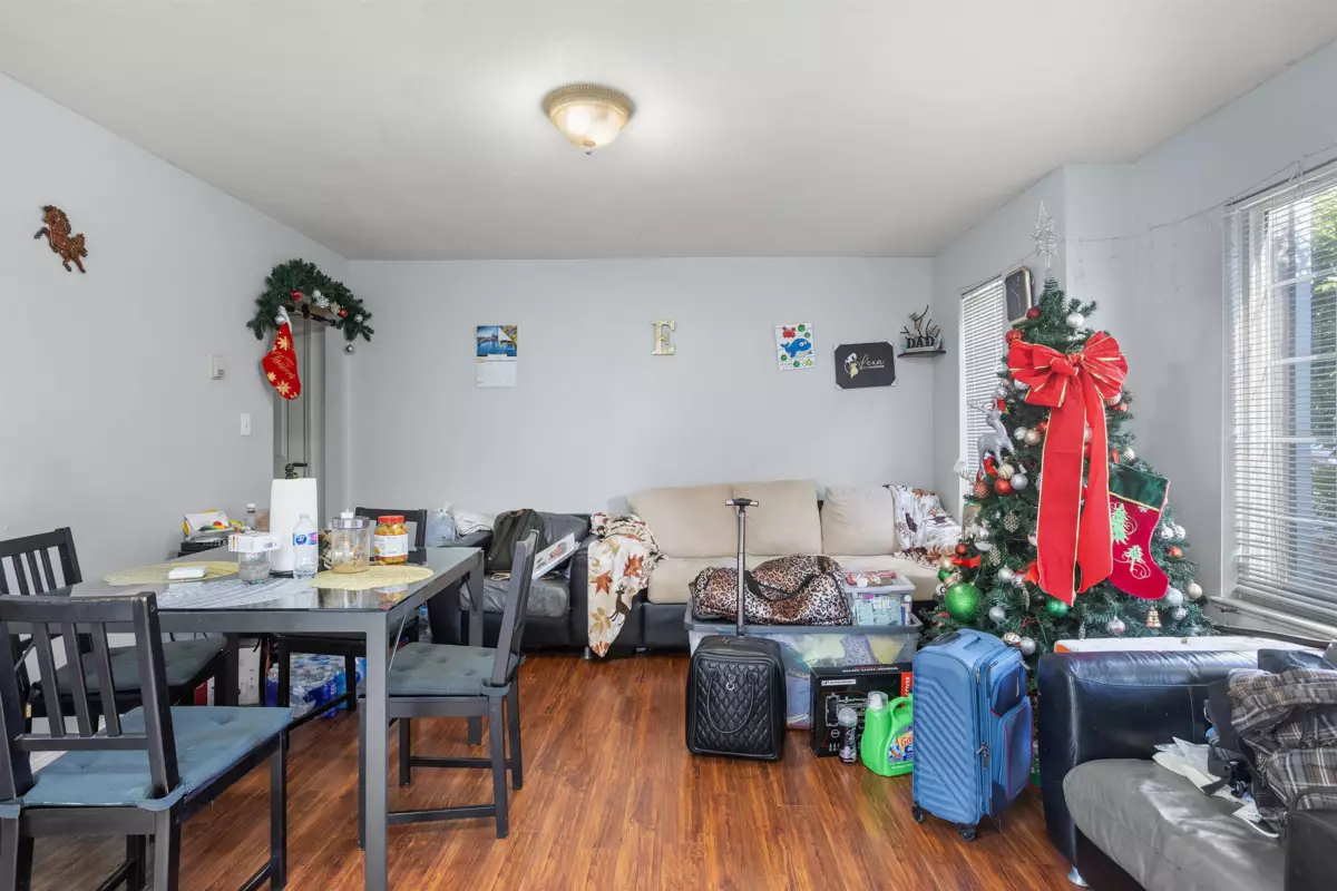 Backyard Photo of 12185 98a Avenue, Surrey, BC