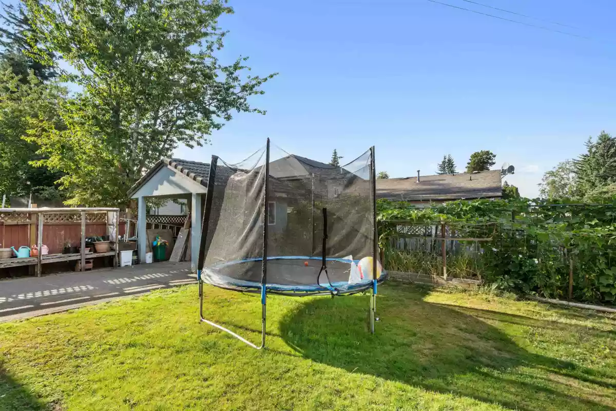 Fitness Center Photo Near 12185 98a Avenue, Surrey, BC