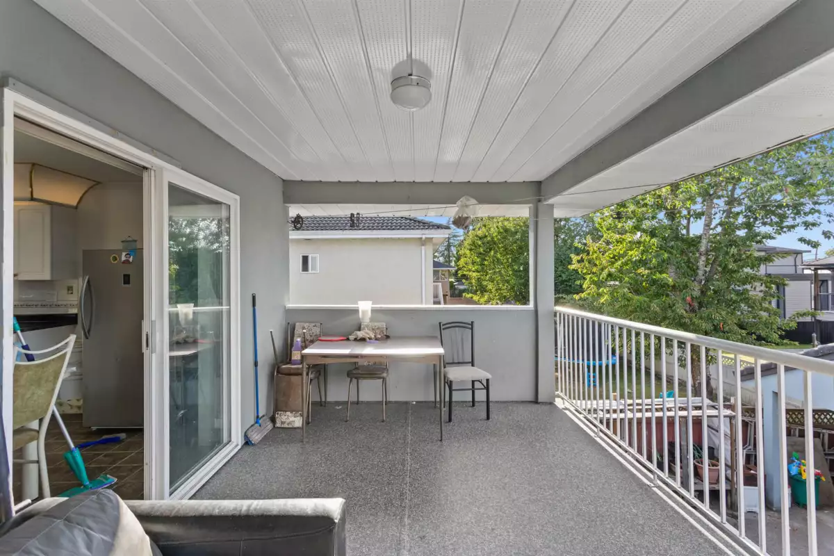 Hot Tub / Spa Photo of 12185 98a Avenue, Surrey, BC