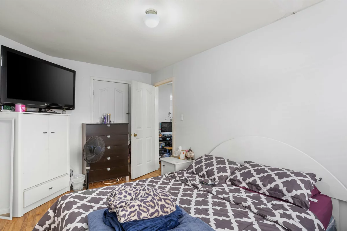 Laundry Room Photo of 12185 98a Avenue, Surrey, BC