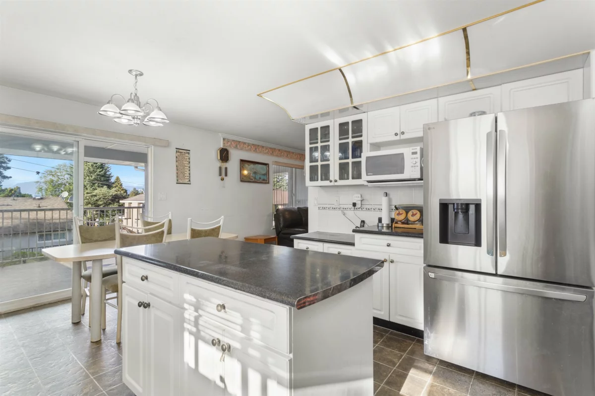 Living Room Photo of 12185 98a Avenue, Surrey, BC