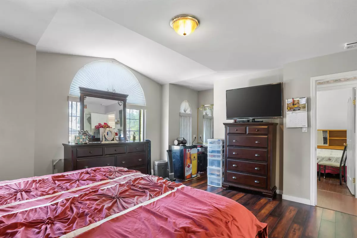 Loft / Bonus Room Photo of 12185 98a Avenue, Surrey, BC