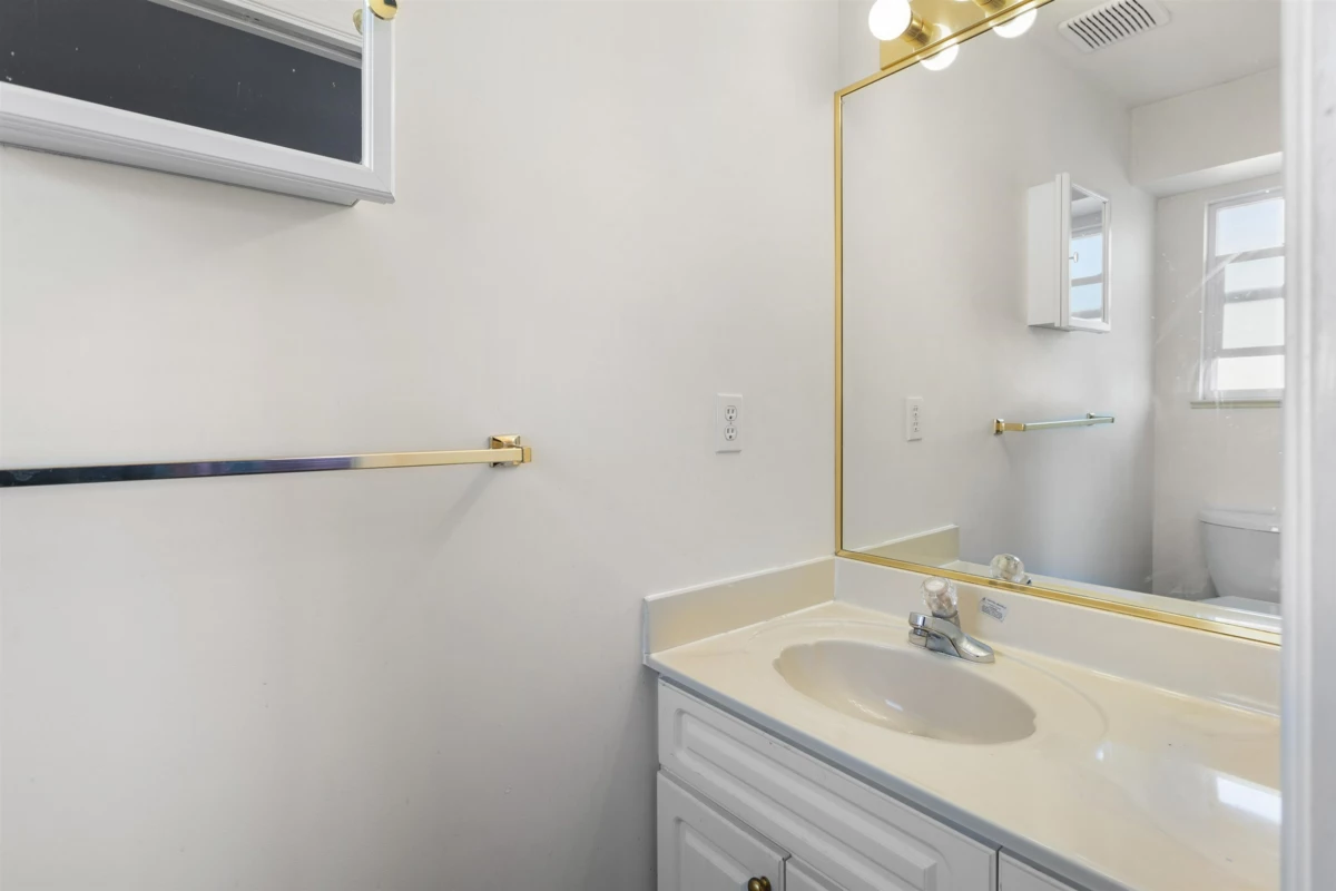 Outdoor Patio Photo of 12185 98a Avenue, Surrey, BC