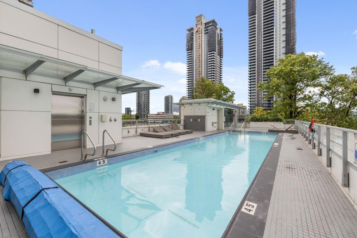 Front Yard Photo of 1106 1888 Gilmore Avenue, Burnaby, BC