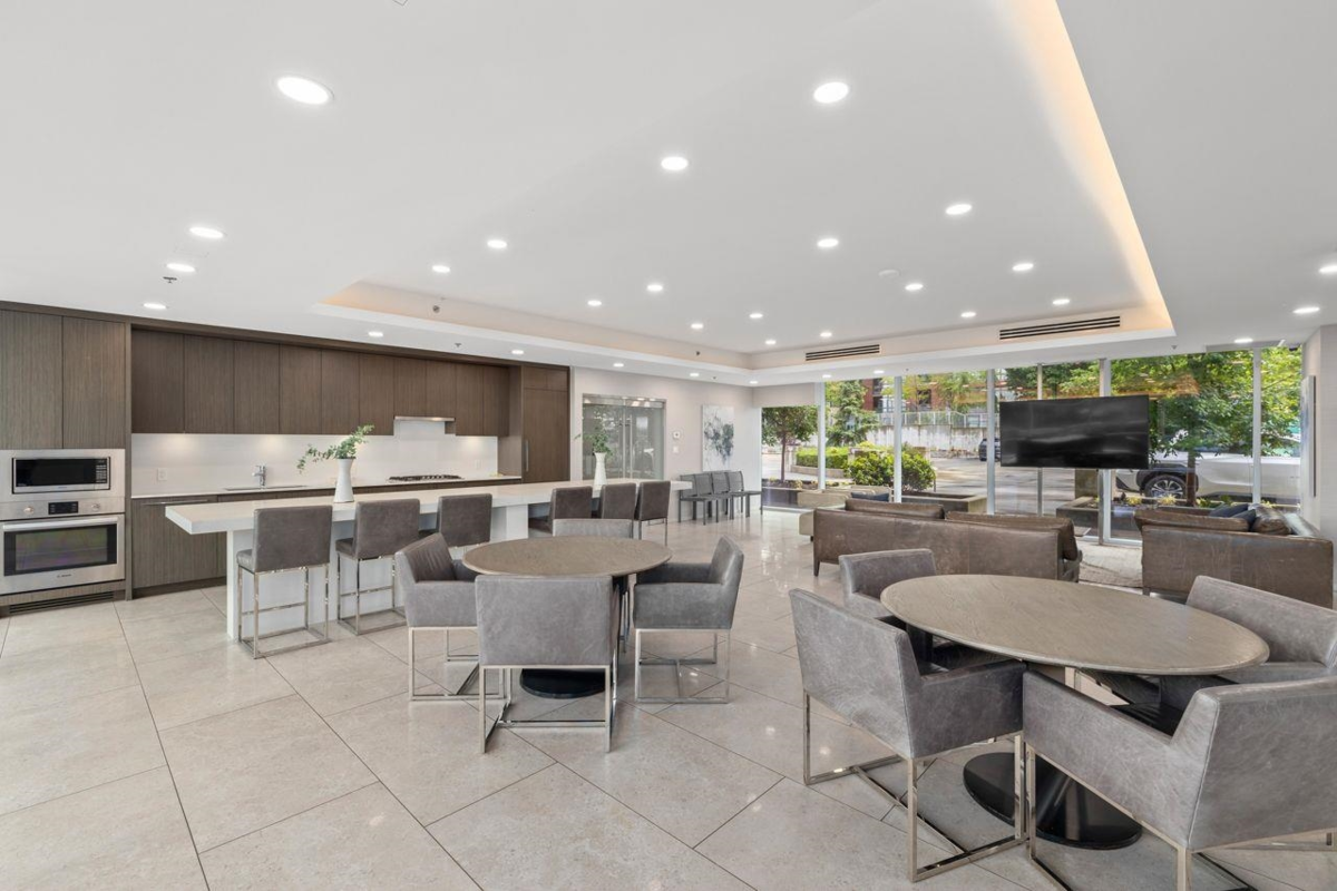 Hot Tub / Spa Photo of 1106 1888 Gilmore Avenue, Burnaby, BC