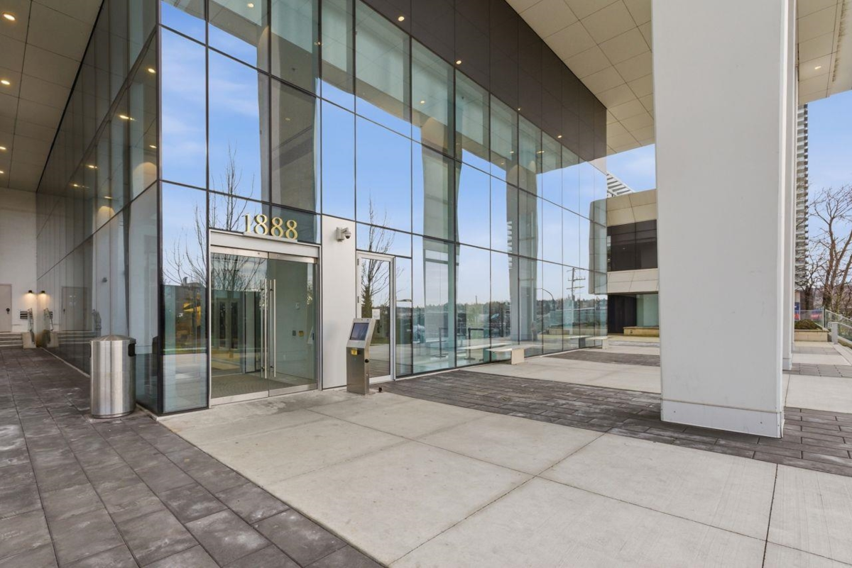 Living Room Photo of 1106 1888 Gilmore Avenue, Burnaby, BC