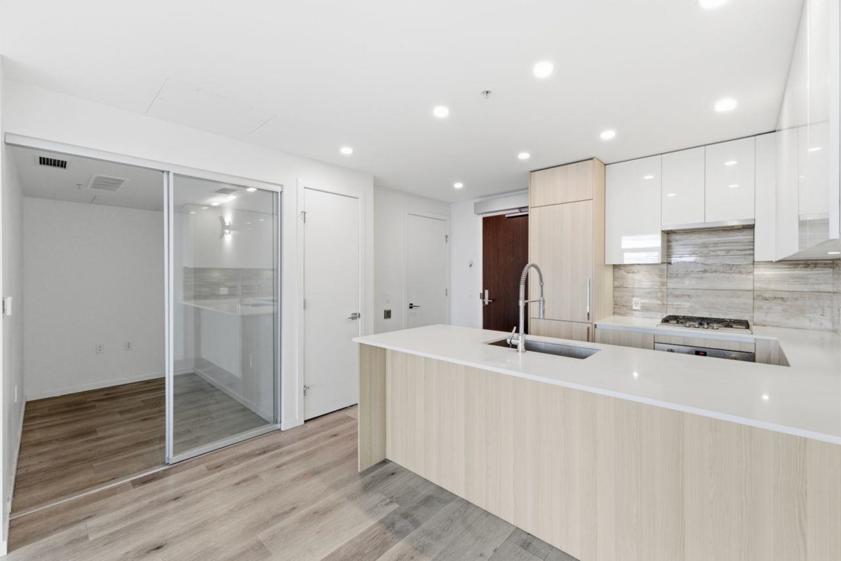 Walk-In Closet Photo of 1106 1888 Gilmore Avenue, Burnaby, BC