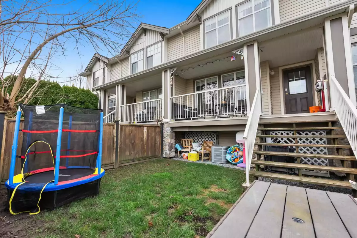 Living Room Photo of 119 6450 Vedder Road, Chilliwack, BC