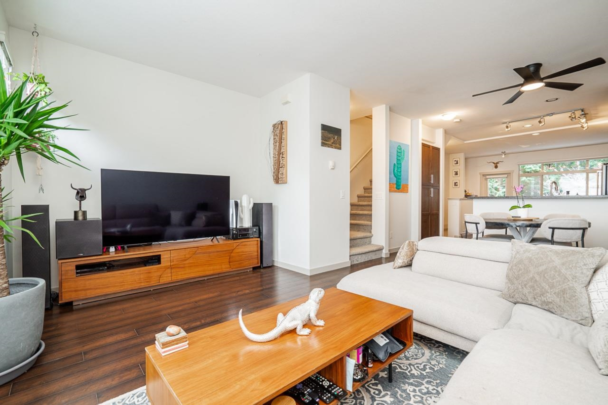 Kitchen Island Photo of 32 15151 34 Avenue, Surrey, BC