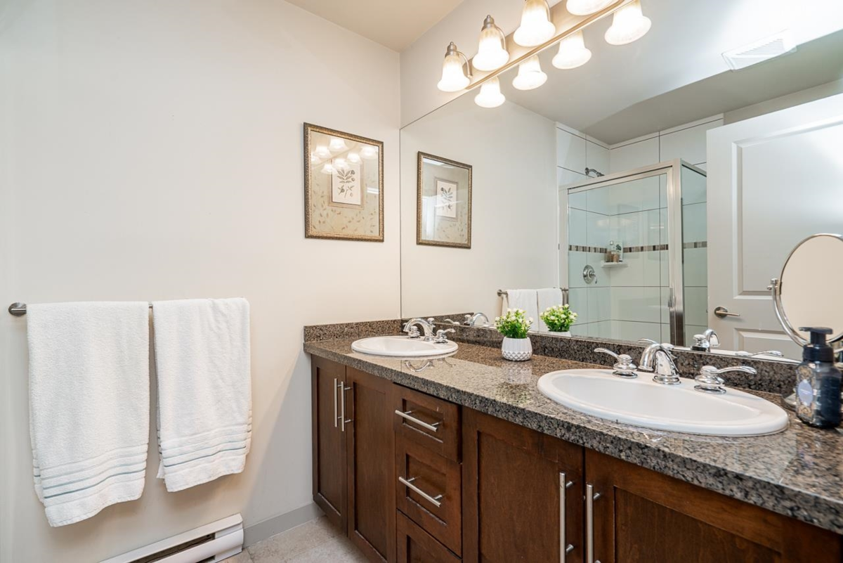 Laundry Room Photo of 32 15151 34 Avenue, Surrey, BC