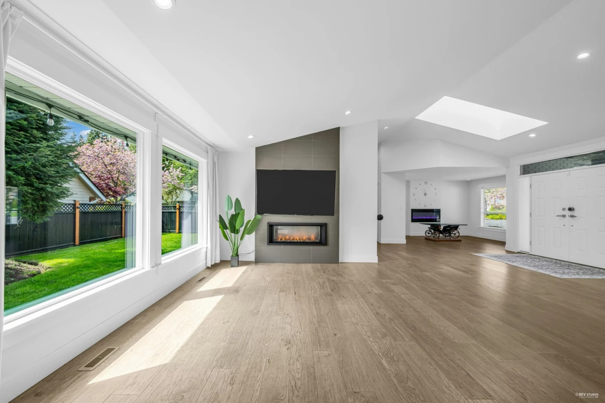 Kitchen Photo of 13658 19 Avenue, Surrey, BC