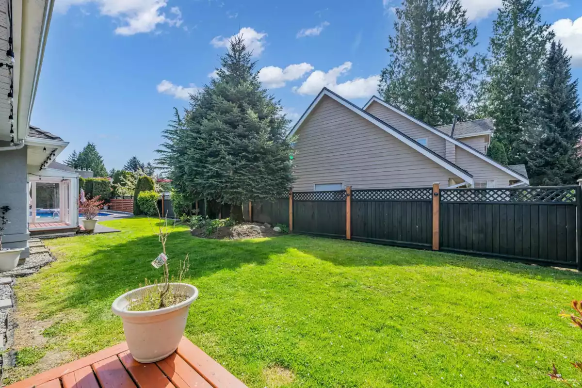 Mudroom Photo of 13658 19 Avenue, Surrey, BC