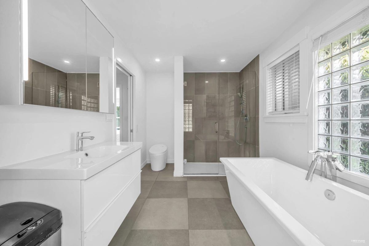 Outdoor Patio Photo of 13658 19 Avenue, Surrey, BC