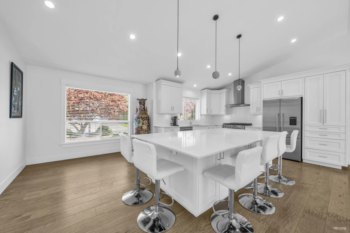 Primary Bathroom Photo of 13658 19 Avenue, Surrey, BC