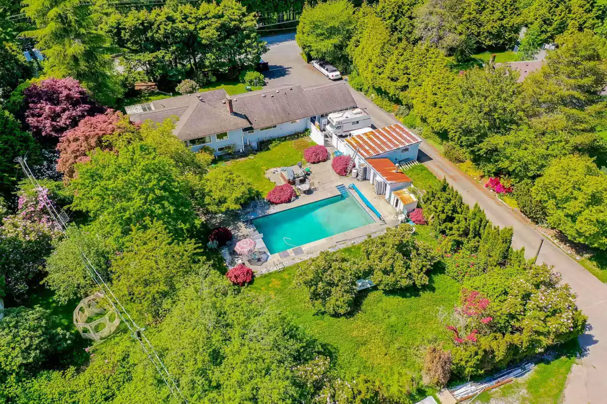 Garden / Landscaping Photo of 12336 240 Street, Maple Ridge, BC