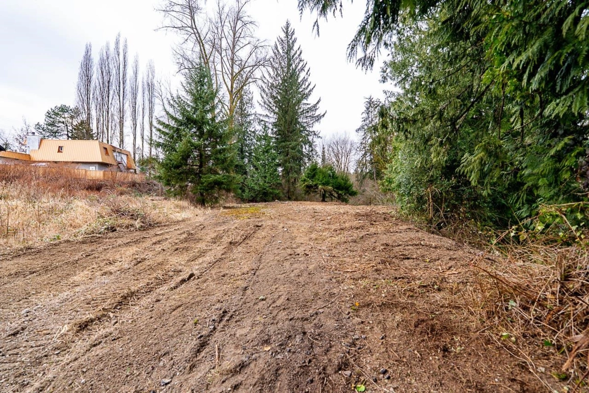 Front Yard Photo of 12041 256th Street Street, Maple Ridge, BC