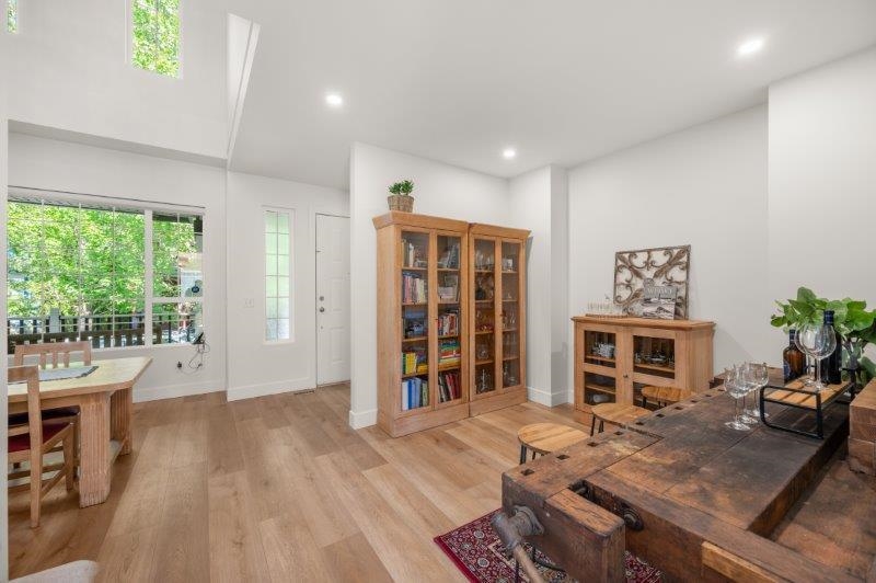 Dining Area Photo of 10091 243 Street, Maple Ridge, BC