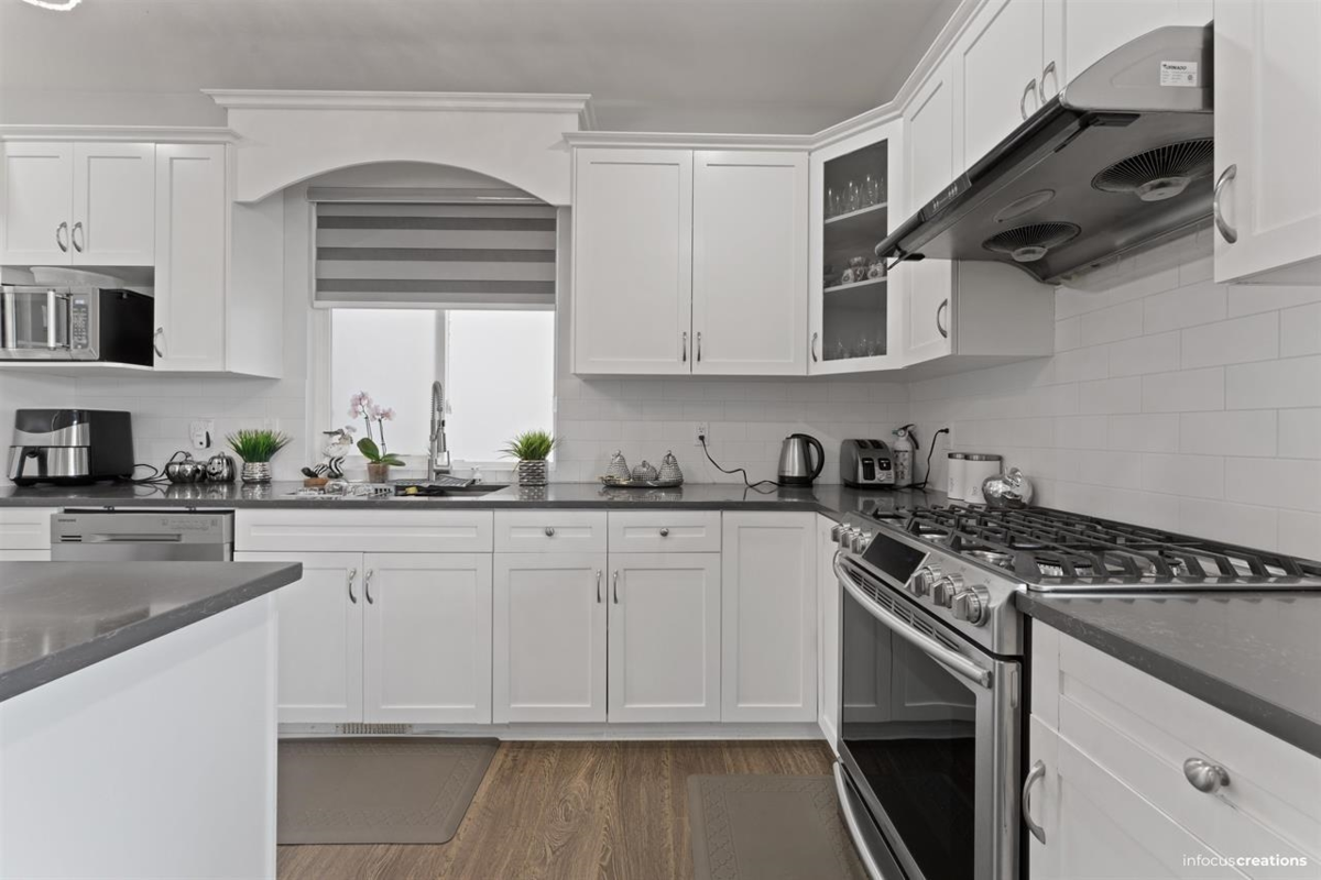 Guest Bathroom Photo of 5662 148 Street, Surrey, BC