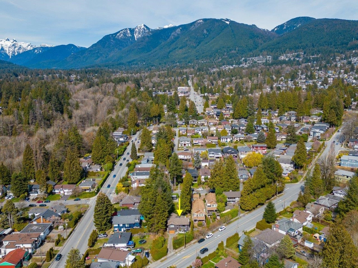 Front Yard Photo of 1837 Larson Road, North Vancouver, BC
