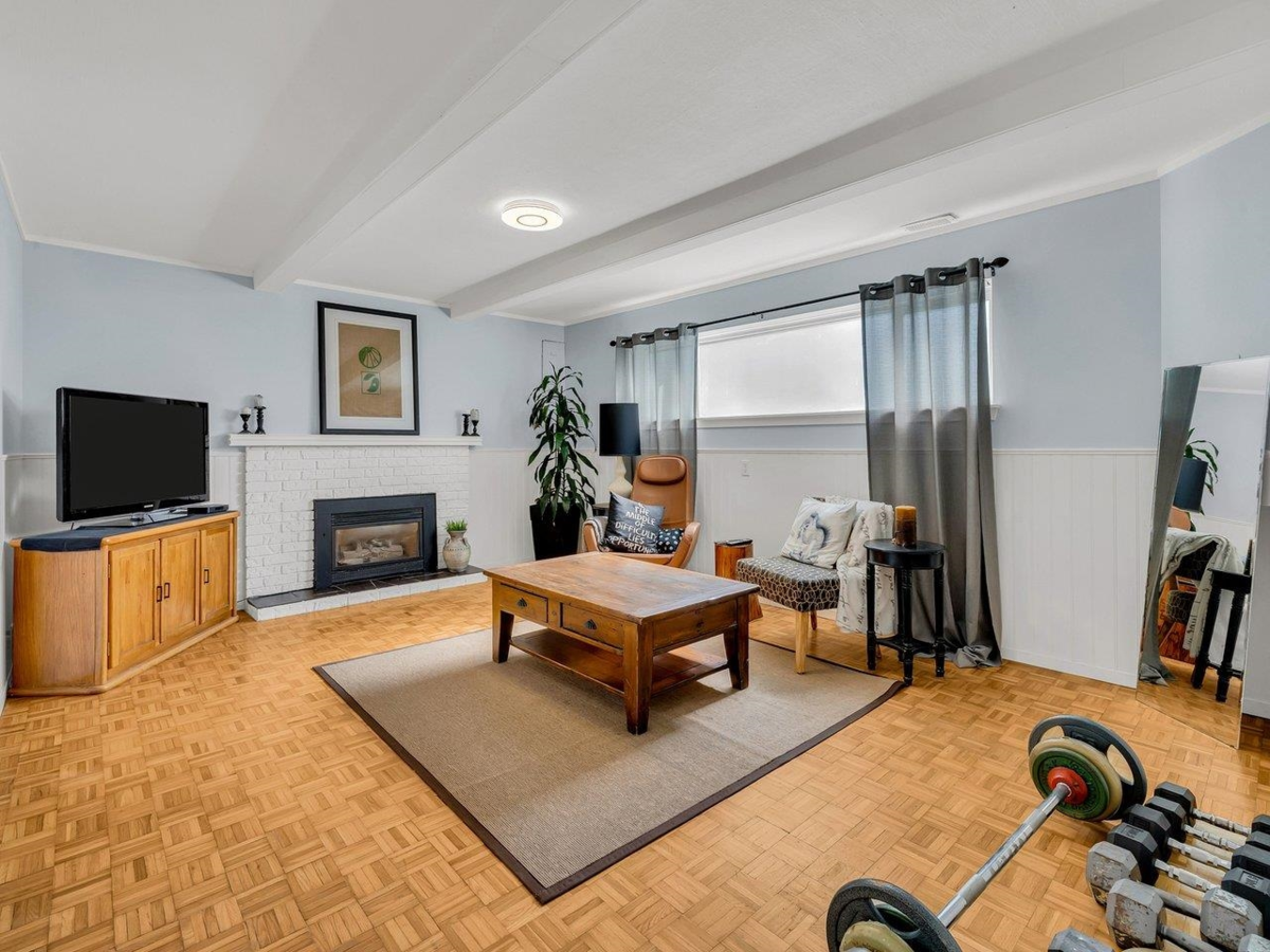 Hallway Photo of 1837 Larson Road, North Vancouver, BC