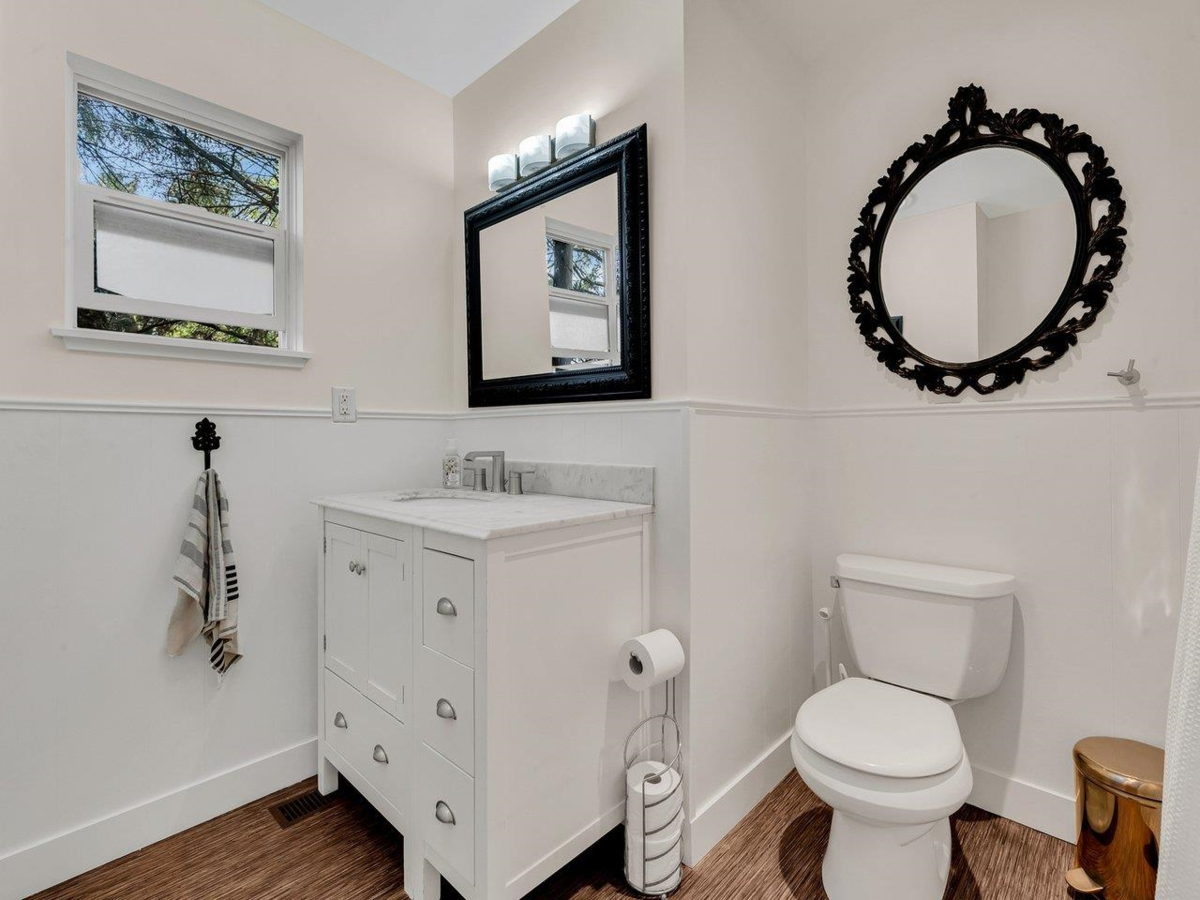 Mudroom Photo of 1837 Larson Road, North Vancouver, BC