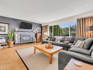 Breakfast Nook Photo of 1837 Larson Road, North Vancouver, BC