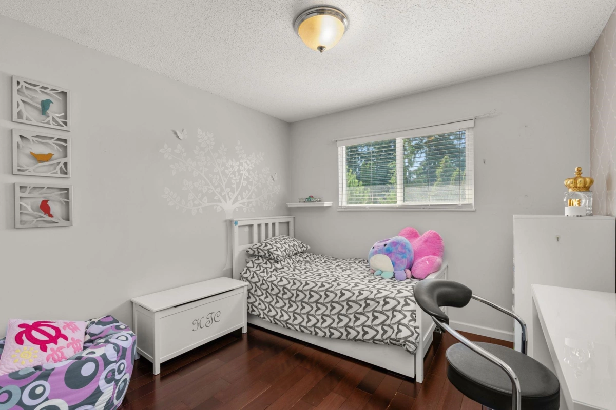 Walk-In Closet Photo of 6714 Nicholson Road, Delta, BC