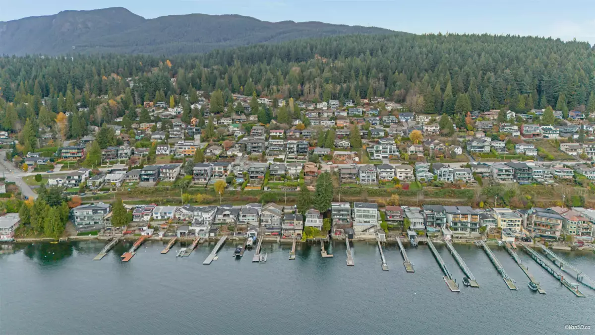Hot Tub / Spa Photo of 3 Crawford Bay, Port Moody, BC