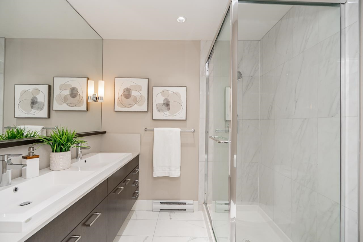 Entry Foyer Photo of 27 6088 Beresford Street, Burnaby, BC