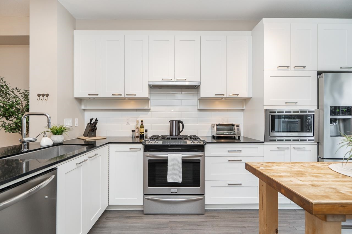 Guest Bathroom Photo of 27 6088 Beresford Street, Burnaby, BC