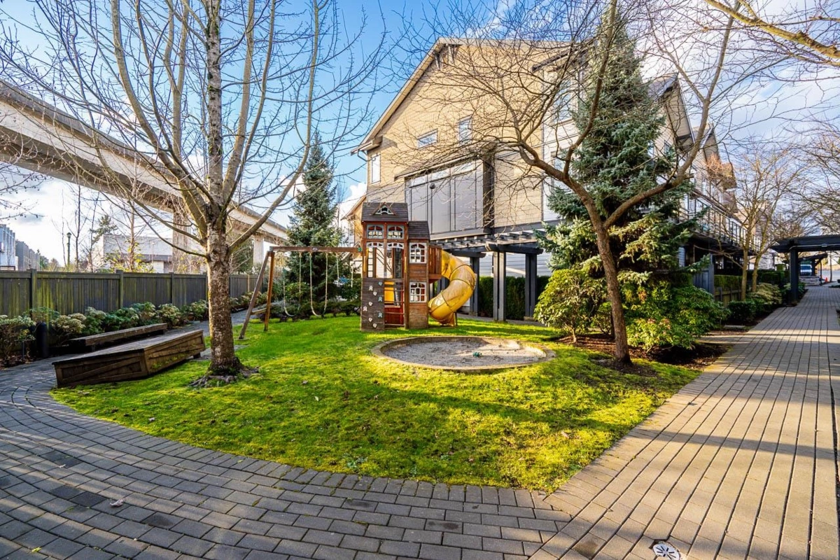 Street View Photo of 27 6088 Beresford Street, Burnaby, BC