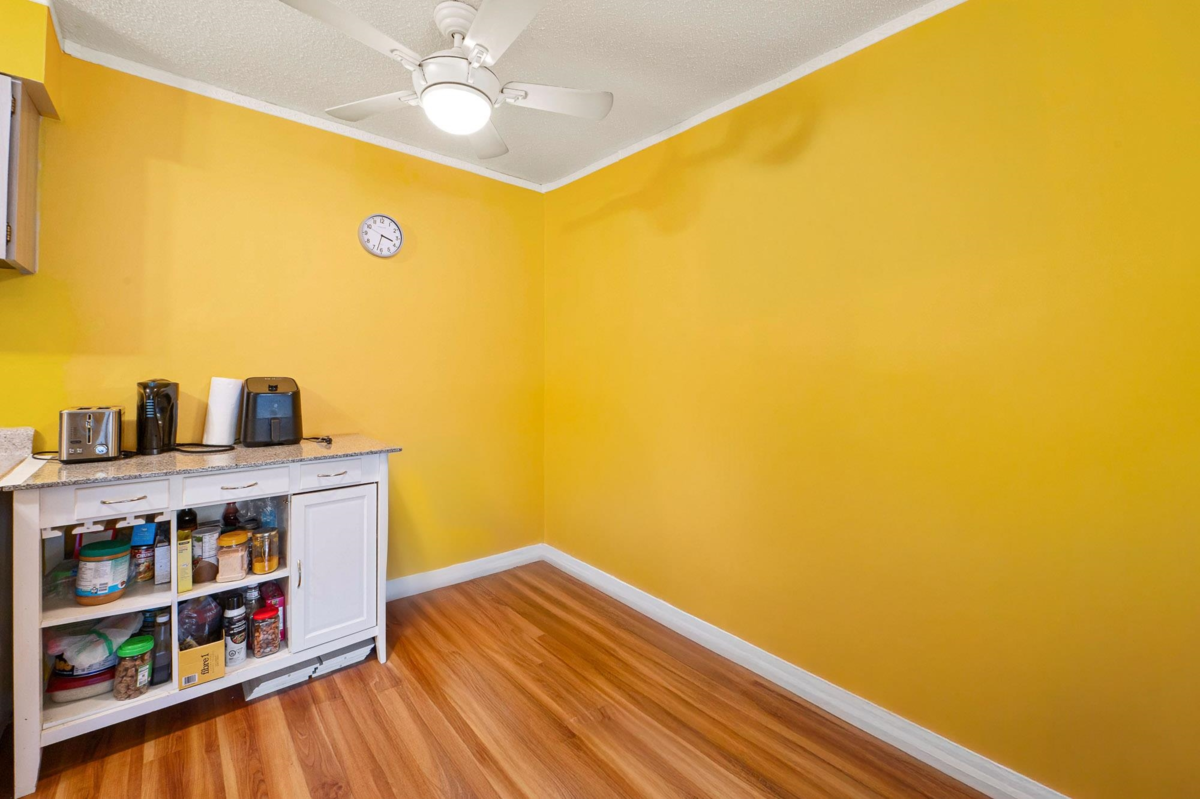 Breakfast Nook Photo of 325 11806 88 Avenue, Delta, BC