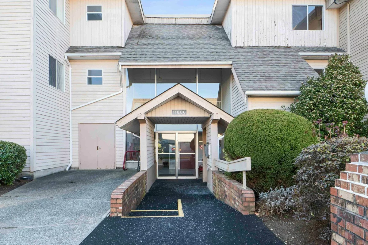 Guest Bathroom Photo of 325 11806 88 Avenue, Delta, BC