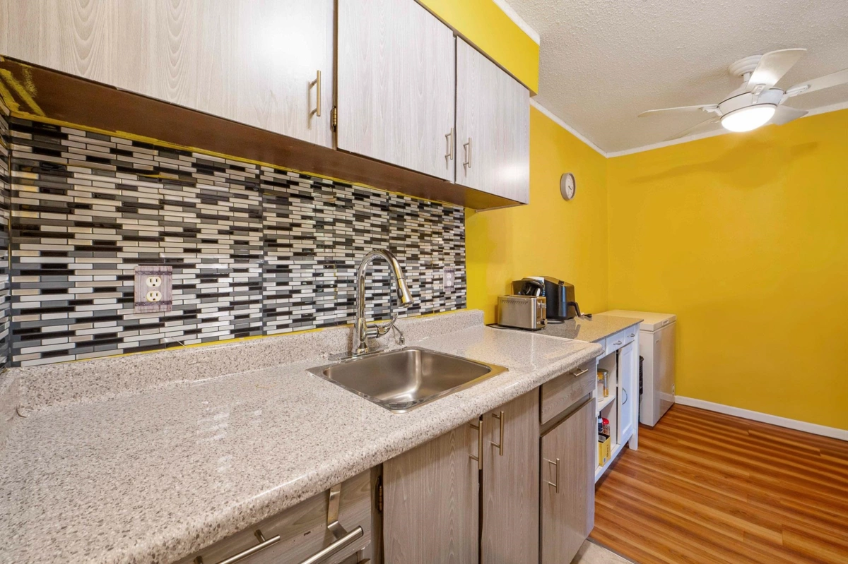 Kitchen Island Photo of 325 11806 88 Avenue, Delta, BC