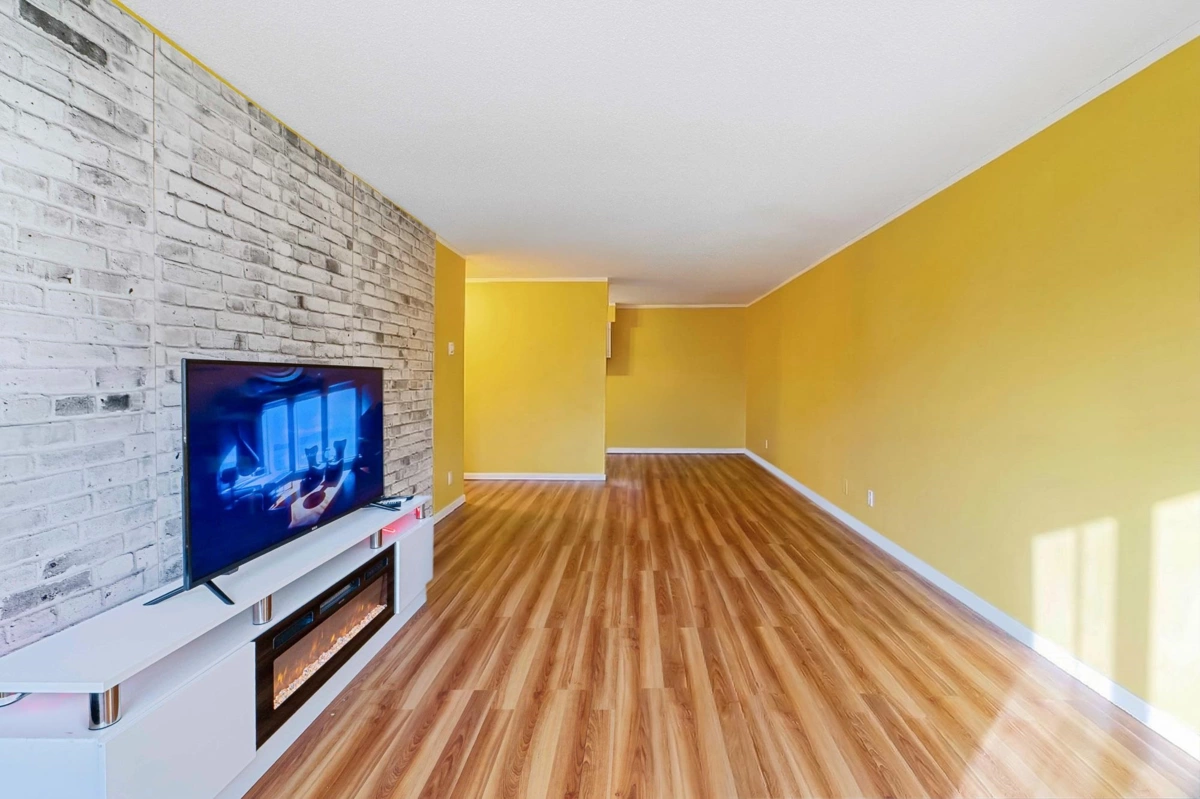 Living Room Photo of 325 11806 88 Avenue, Delta, BC