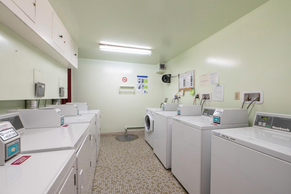Powder Room Photo of 325 11806 88 Avenue, Delta, BC