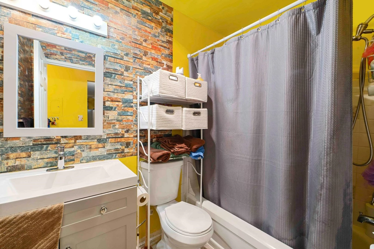 Primary Bathroom Photo of 325 11806 88 Avenue, Delta, BC