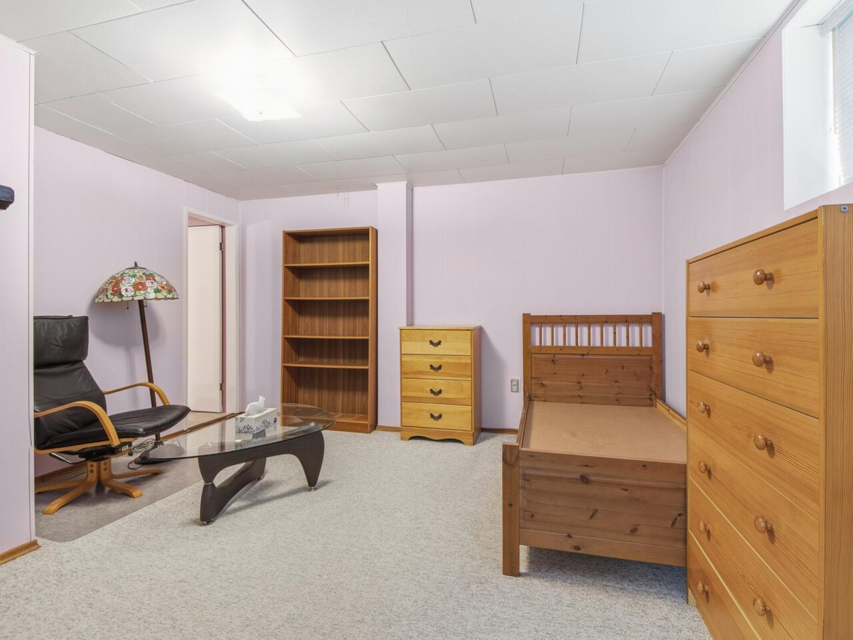 Entry Foyer Photo of 11264 135a Street, Surrey, BC