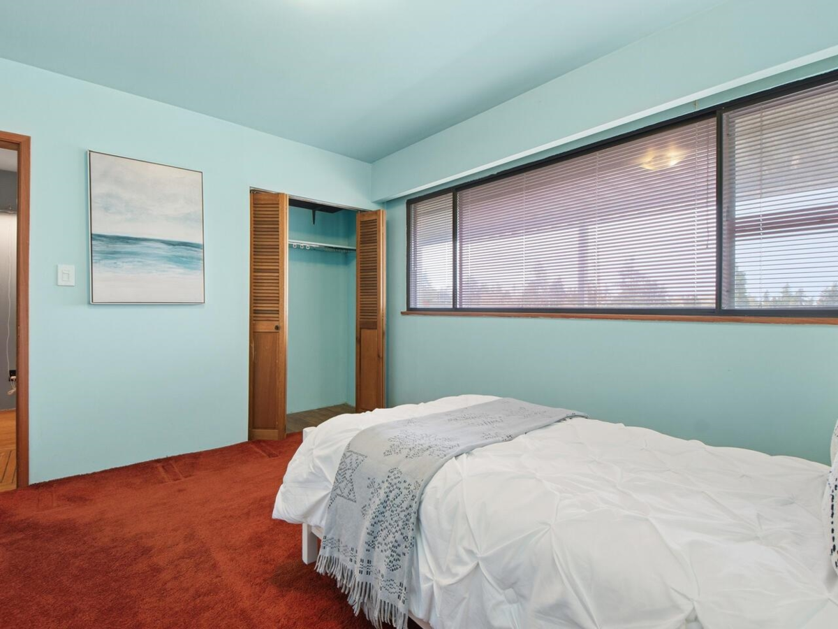 Guest Bathroom Photo of 11264 135a Street, Surrey, BC