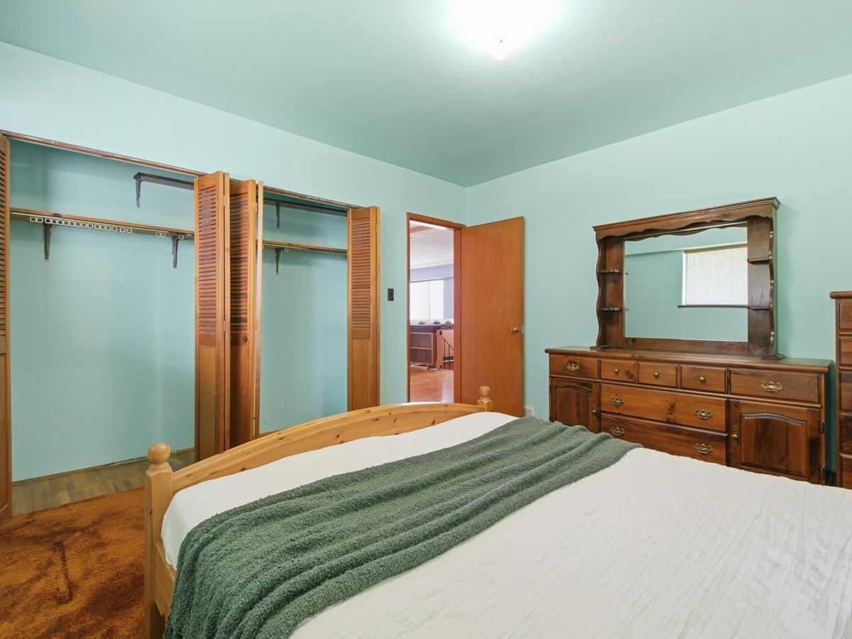 Laundry Room Photo of 11264 135a Street, Surrey, BC