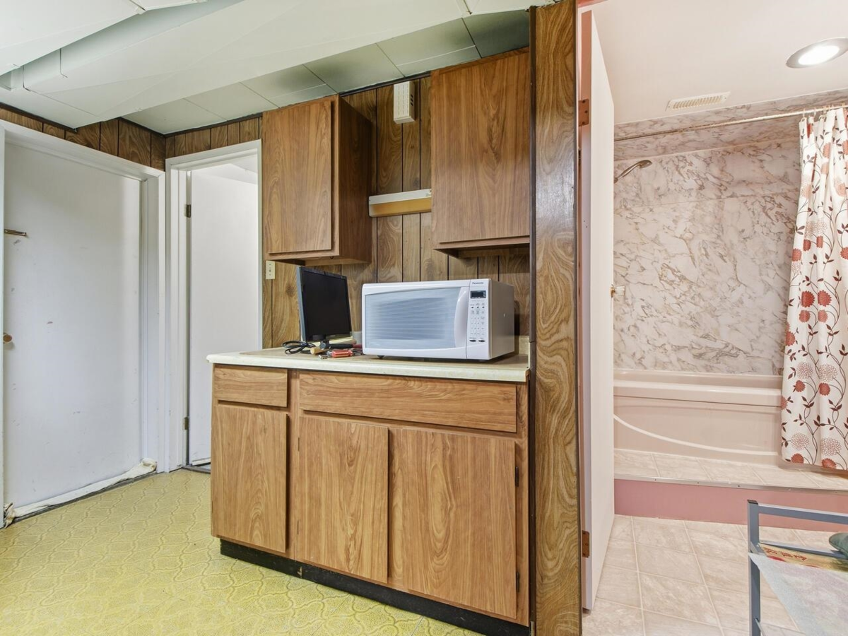 Outdoor Kitchen Photo of 11264 135a Street, Surrey, BC