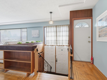 Hallway Photo of 11264 135a Street, Surrey, BC