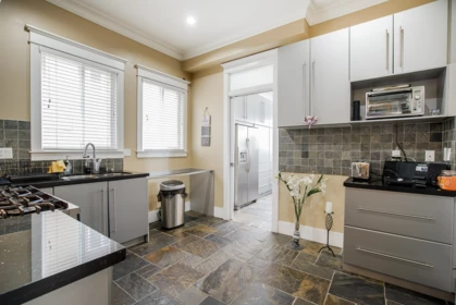 Basement Recreation Room Photo of 15075 70a Avenue, Surrey, BC