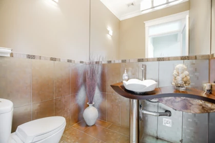 Kitchen Island Photo of 15075 70a Avenue, Surrey, BC