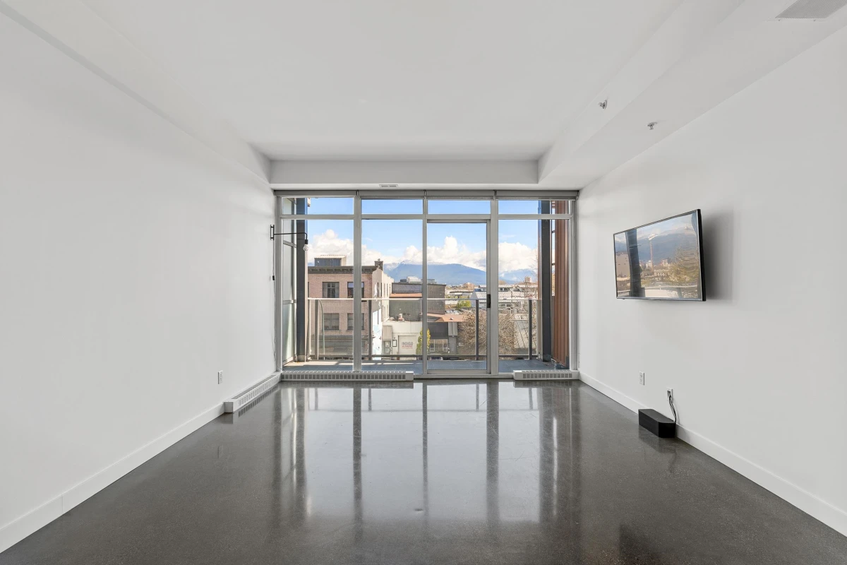 Living Room Photo of 417 256 E 2nd Avenue, Vancouver, BC
