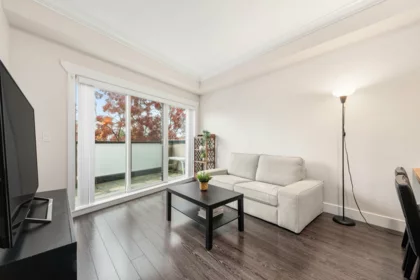 401 3437 Kingsway, Vancouver, BC