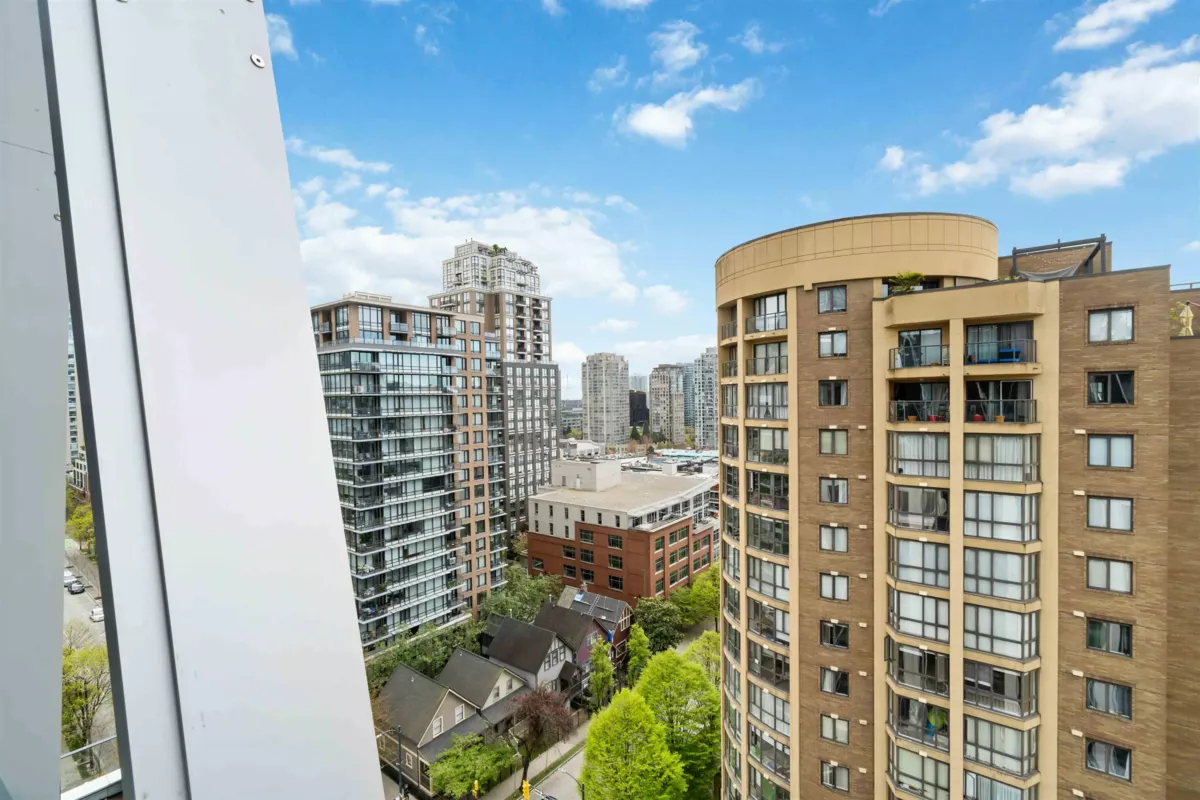 Outdoor Kitchen Photo of 1305 1111 Richards Street, Vancouver, BC
