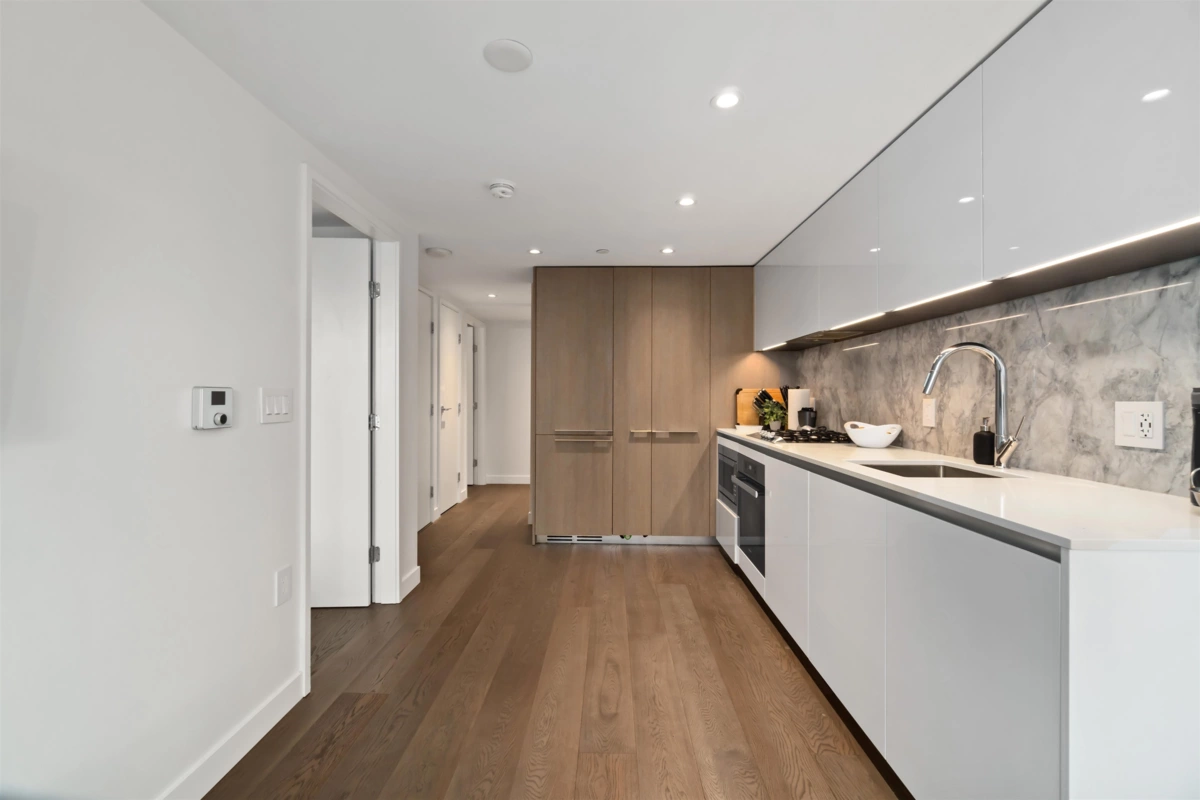 Walk-In Closet Photo of 1305 1111 Richards Street, Vancouver, BC