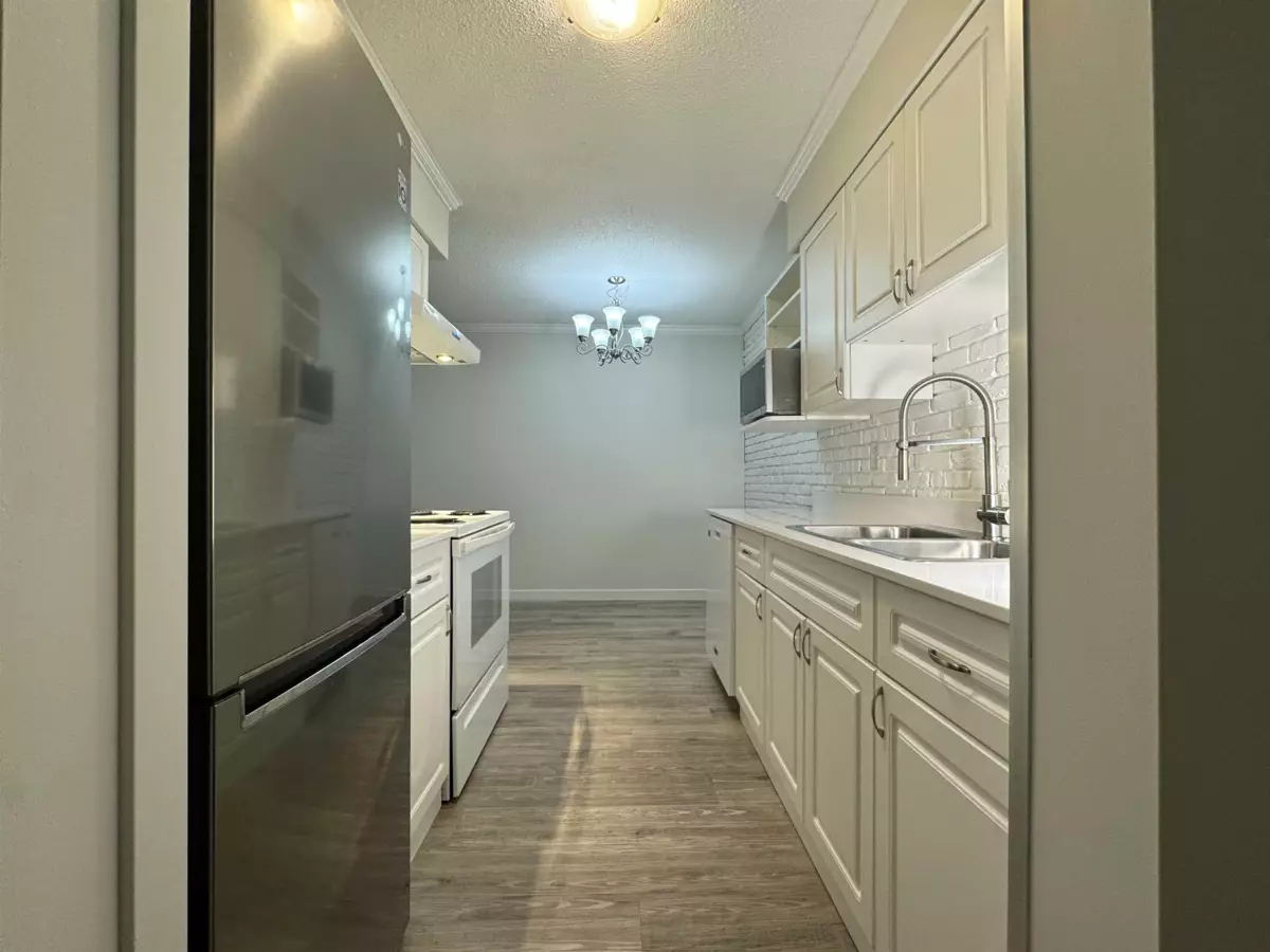 Living Room Photo of 124 11806 88 Avenue, Delta, BC