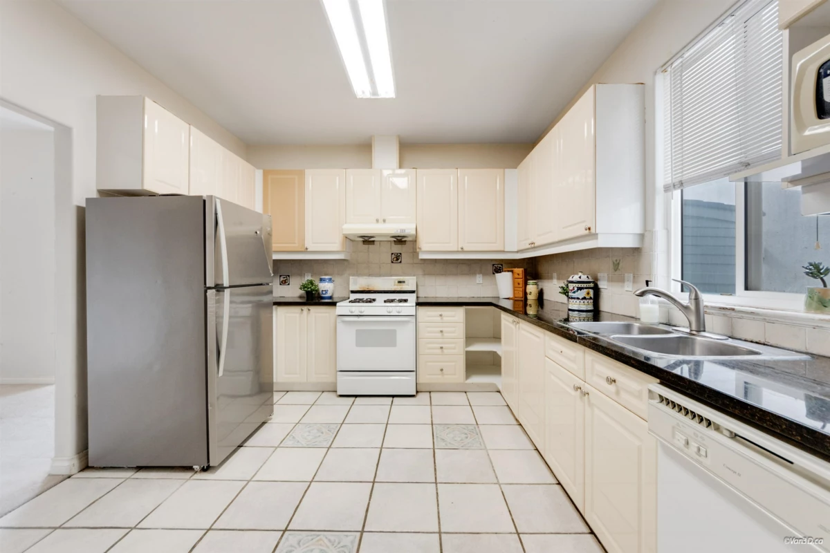 Kitchen Island Photo of 5177 Carson Street, Burnaby, BC